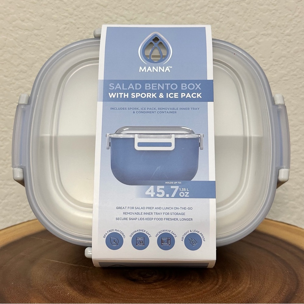 NWT- Manna Blue Salad Bento Box with Spork & Ice Pack 45.7 Oz Air Tight